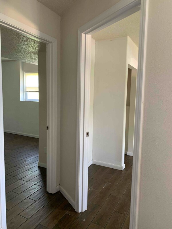Building Photo - 403 9th St