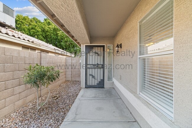 Building Photo - 5005 W Tonto Rd
