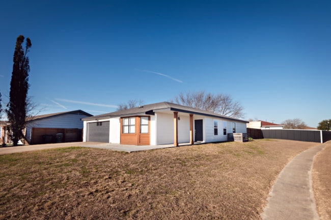 Building Photo - 2700 Terry Dr