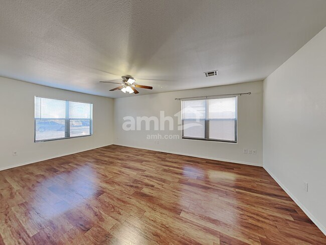 Building Photo - 15618 W Evans Dr