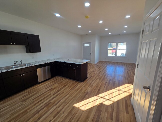 Foto del edificio - 203 N Elm St