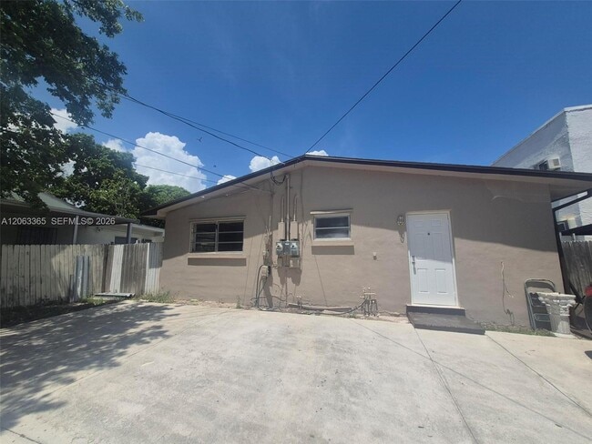 Foto del edificio - 1715 SW 4th St