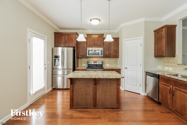 Building Photo - 323 Summergate Dr