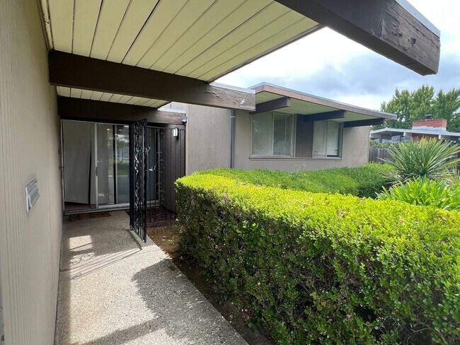 Foto del edificio - 3 Bedroom, 2 Bath Single-Story Home