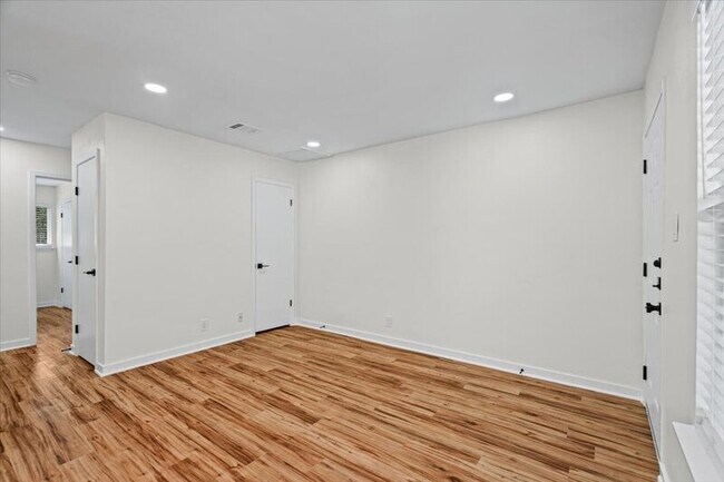 Foto del edificio - 3438 Willowrun Dr