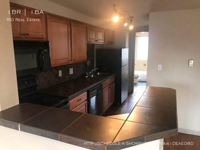 Foto del edificio - 1685 N Colorado Blvd