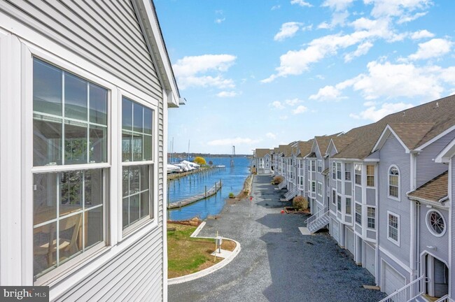 Building Photo - 82 Fountain St