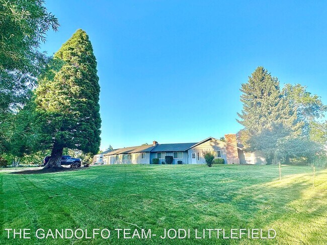 Building Photo - 3 br, 2 bath House - 305 N Moana Lane
