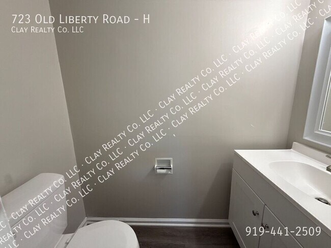 Foto del edificio - 723 Old Liberty Rd