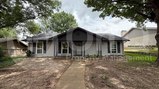 Foto del edificio - 306 Wildbriar Dr
