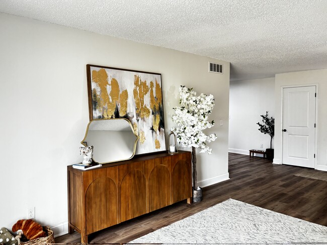 Building Photo - Barrington Park Apartments