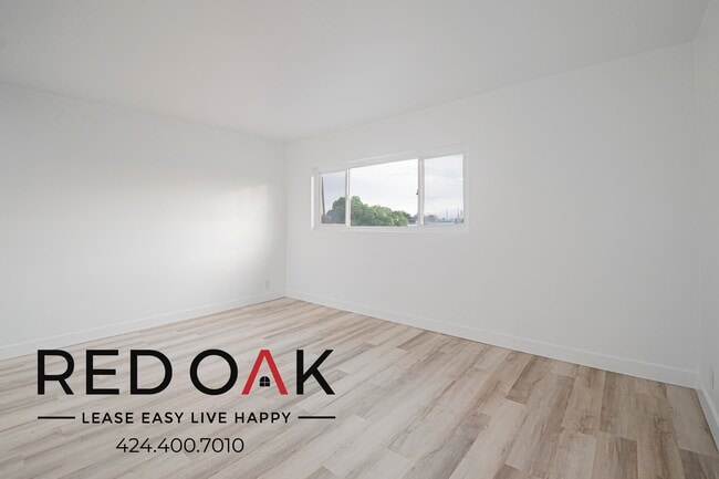 Foto del edificio - 15741 Blaine Ave