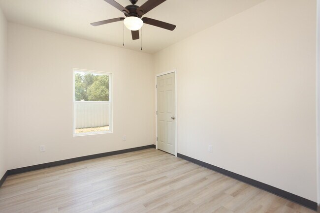 Foto del edificio - 22806 Shady Forest Dr