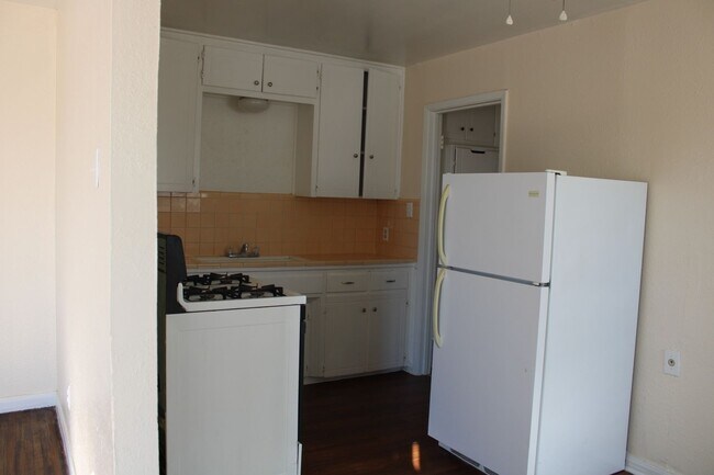 Foto del edificio - Close to Tinker * Promo First Full Month Free!