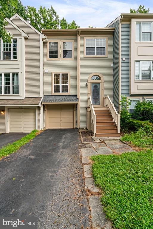 Building Photo - 8303 Linden Oaks Ct