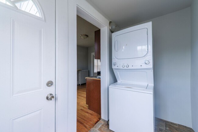 Foto del edificio - 2217-2217 Grand Ave S