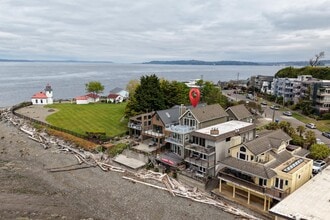Building Photo - 3221 Alki Ave SW