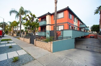 Building Photo - Locust Avenue Apartments