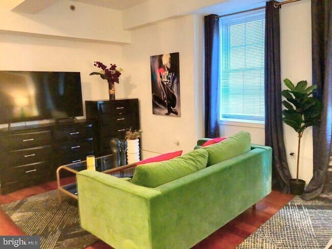 Foto del edificio - 219-29 S 18th St