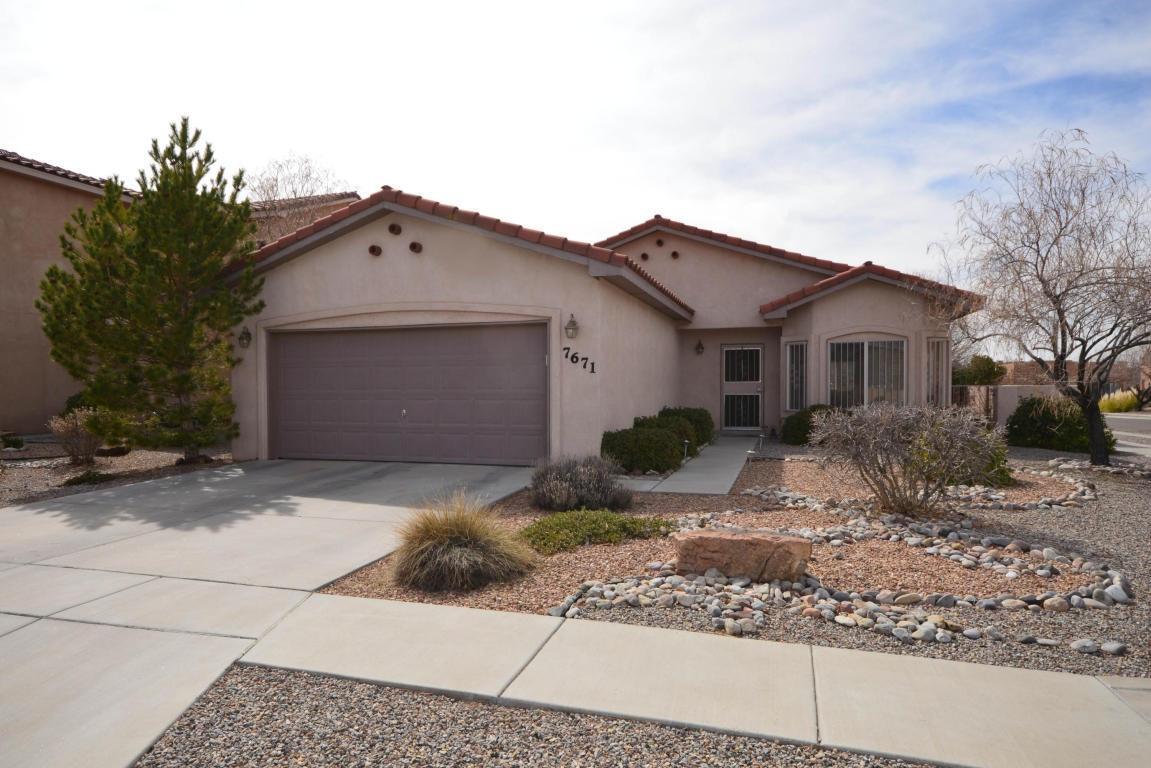 Foto principal - 7671 Calle Armonia NE