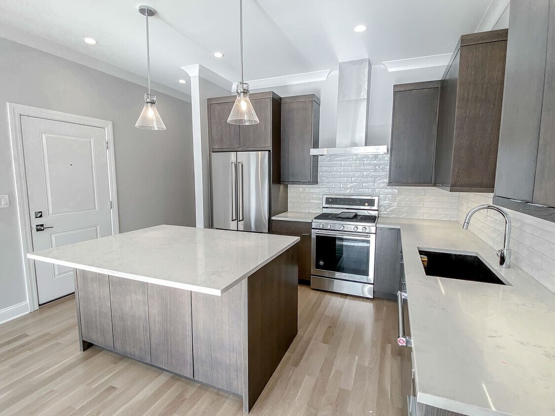 Foto principal - 3347 N Kenmore Ave