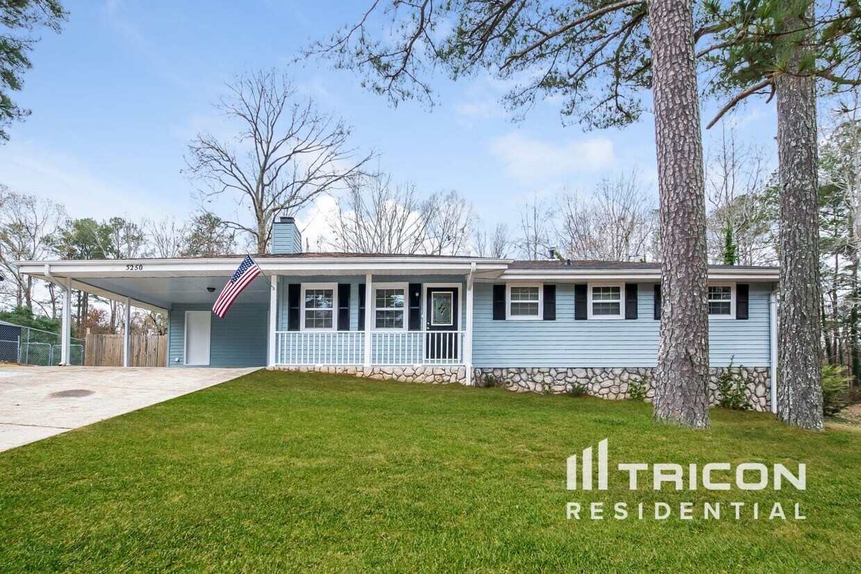 Primary Photo - 5250 Hollyhock Rd