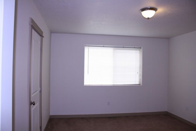 Building Photo - 1020 S Olympia Pl
