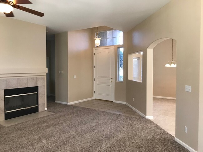 Building Photo - Single story located in a Gated Community!