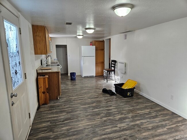 Building Photo - 327 N 300 W