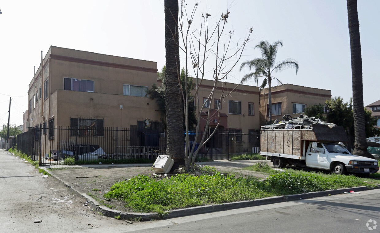 Foto principal - 1136 Browning Blvd