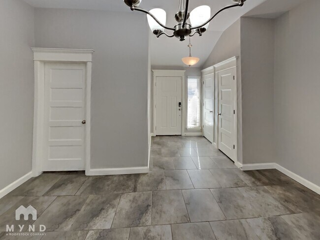 Building Photo - 1019 Merlin Dr