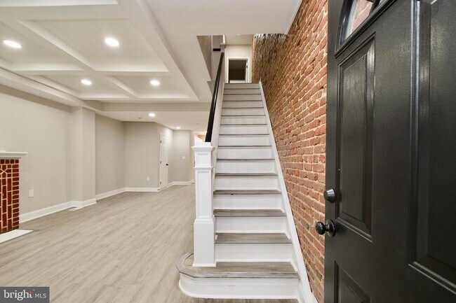 Building Photo - 2208 Mt Royal Terrace