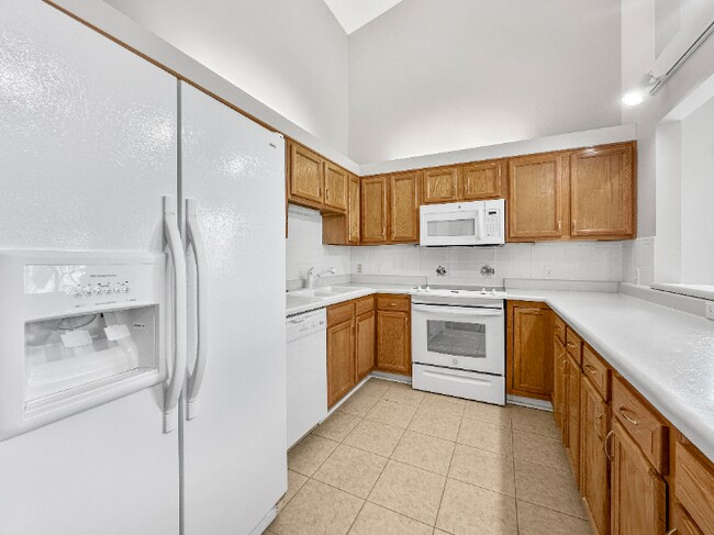 Foto del edificio - Beautiful 2 Beds 2 Baths Villa in Far South