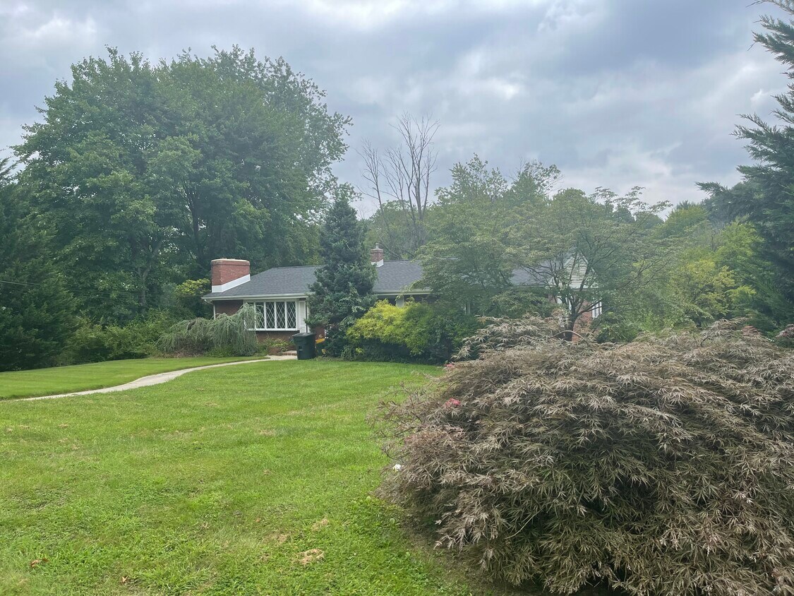 7 Malaga Dr, Ewing, NJ 08638 House Rental in Ewing, NJ