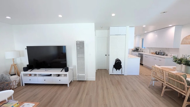 Building Photo - 1113 24th St