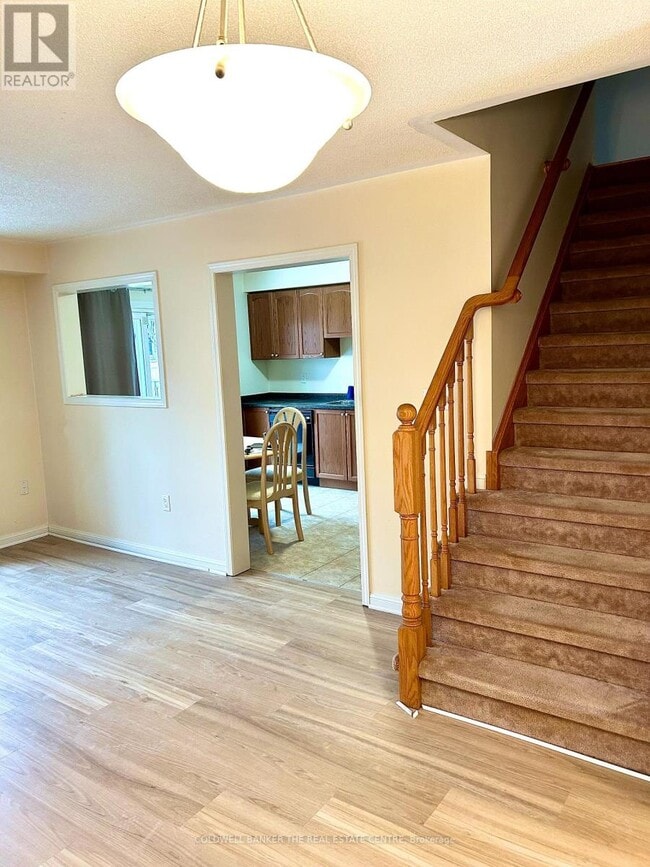 Building Photo - 20 Steele St