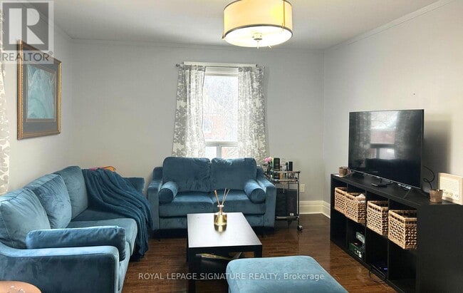 Building Photo - 156 Elgin St E