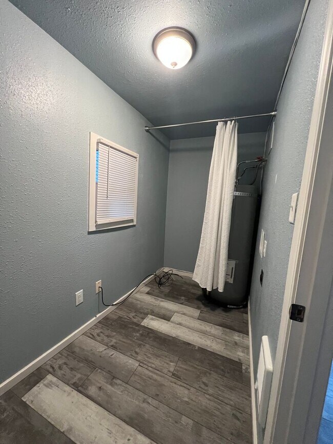 Foto del edificio - 2 Bedroom, 1 Bathroom Home - Located near Downtown