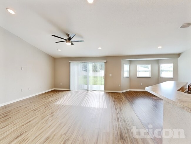 Building Photo - 113 Solis Dr