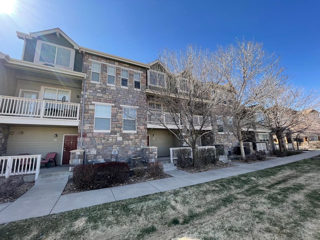 Primary Photo - Quiet, Open and Private! Attached 2 CAR Ga...