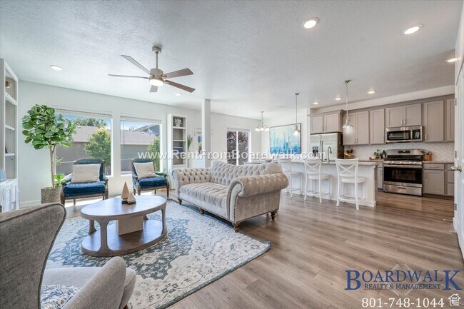 Building Photo - Luxury Draper 5 Bedroom!