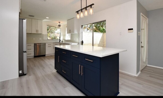 Building Photo - 15427 Swan Creek Dr