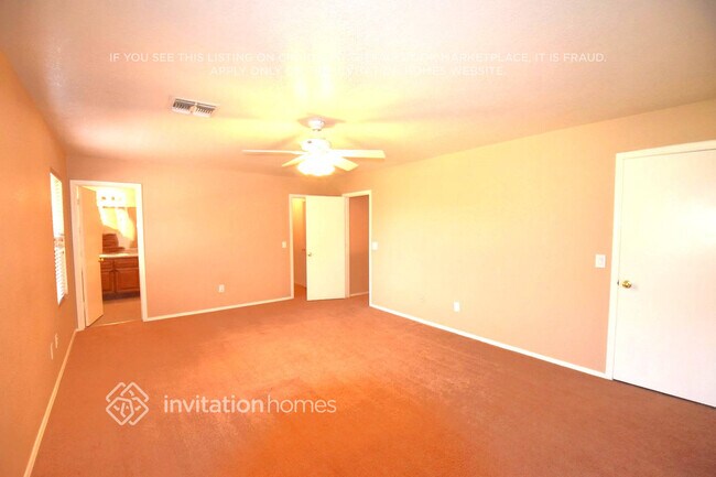 Building Photo - 2266 E Spruce Dr