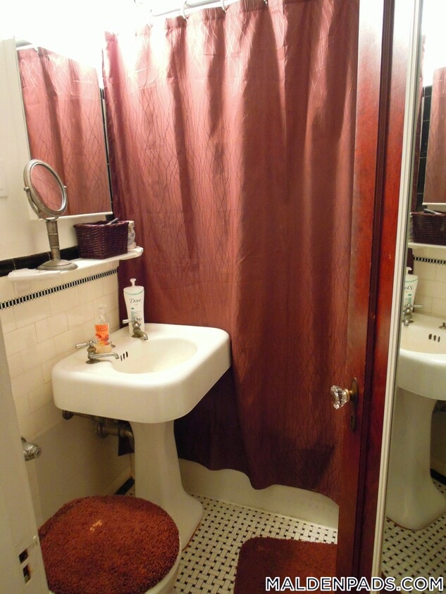 Foto del edificio - 349 Pleasant St