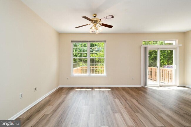 Foto del edificio - 5829 Stream Pond Ct