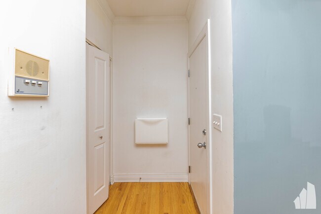 Foto del edificio - 4335 N Troy St