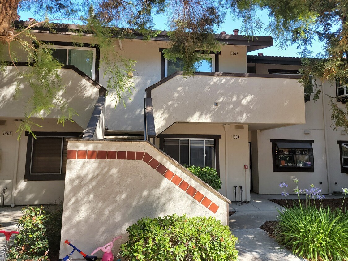 Foto principal - 1400 Bowe Avenue, Unit 1309