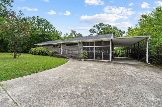 Building Photo - 1823 Curtis Dr