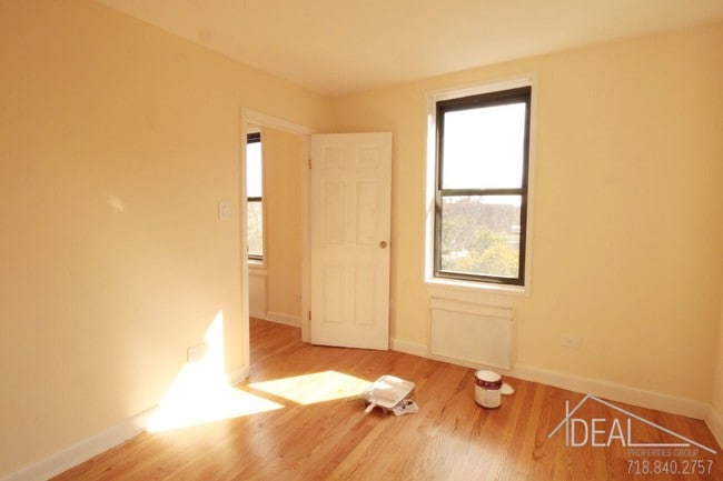 Building Photo - 2773 E 12th St