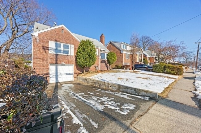 Building Photo - 298 Newark Ave